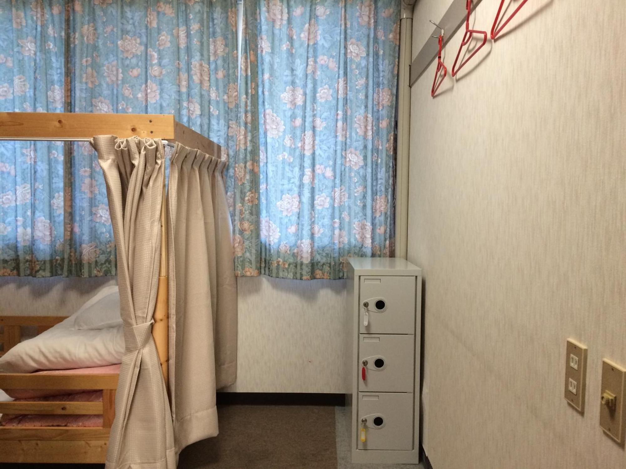 Shodoshima Olive Youth Hostel Room photo
