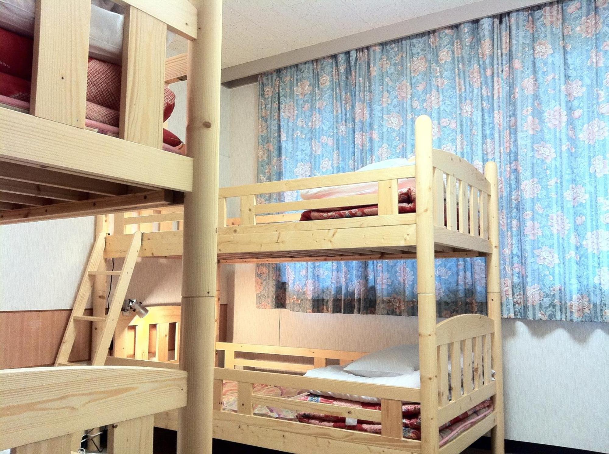 Shodoshima Olive Youth Hostel Room photo